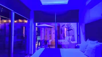 Deluxe-Doppelzimmer, Balkon, Poolblick