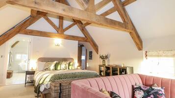 7 bedrooms, individually decorated, individually furnished, free WiFi