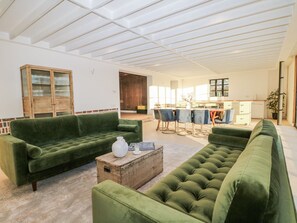 Living area - Farm House (Lewes)