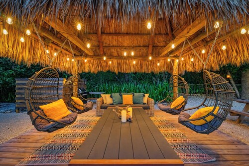 Islamorada Retreat / Waterfront, Pool & Boat Dock