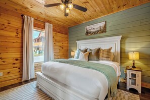 4 bedrooms, iron/ironing board, free WiFi, bed sheets