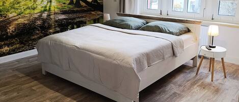 Bügeleisen/Bügelbrett, kostenloses WLAN, Bettwäsche