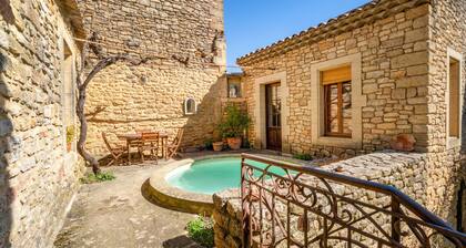 Guest Room “Room 1” with Shared Pool, Communal Terrace, and Wi-Fi