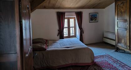 Guest Room âRoom 1â with Shared Pool, Communal Terrace, and Wi-Fi