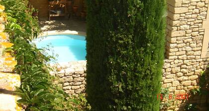 Bed and Breakfast 'Chambre 2' with Shared Pool, Shared Terrace and Wi-Fi