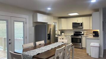 Micro-ondes, four, plaque de cuisson, lave-vaisselle