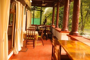 Reception - Backwater Retreat Resort - Kumarakom (Kottayam)
