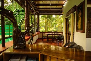 บริเวณภายนอก