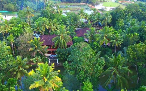 Front of property - Backwater Retreat Resort - Kumarakom (Kottayam)