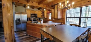 Fridge, microwave, oven, stovetop - Riverfront Retreat, Sleeps 10・Water Views・Hot Tub (Townsend)