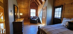 WiFi, bed sheets - Riverfront Retreat, Sleeps 10・Water Views・Hot Tub (Townsend)