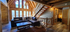 TV, fireplace, offices - Riverfront Retreat, Sleeps 10・Water Views・Hot Tub (Townsend)