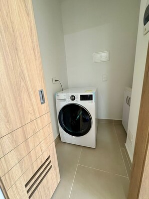 Interior - Amplio y Confortante Baia Kristal (Cartagena de Indias)