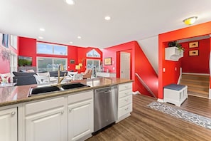 Interior - Norris Lake ~ Deerfield Resort ~ Lake Front Villa ~ Sleeps 14 ~ Boat Slip・Pool ~ Drain's Getaway (LaFollette)