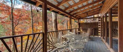 تناول الطعام بالخارج