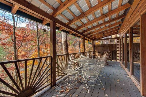 تناول الطعام بالخارج