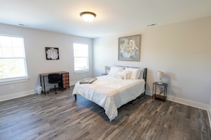 3 bedrooms, desk, iron/ironing board, free WiFi - Chic & Quiet 3BR Getaway Minutes From MTSU (Murfreesboro)