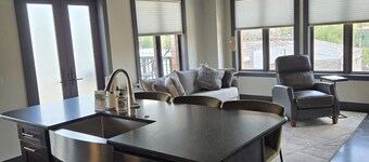 Overlooks downtown Brevard with stunning mountain views!