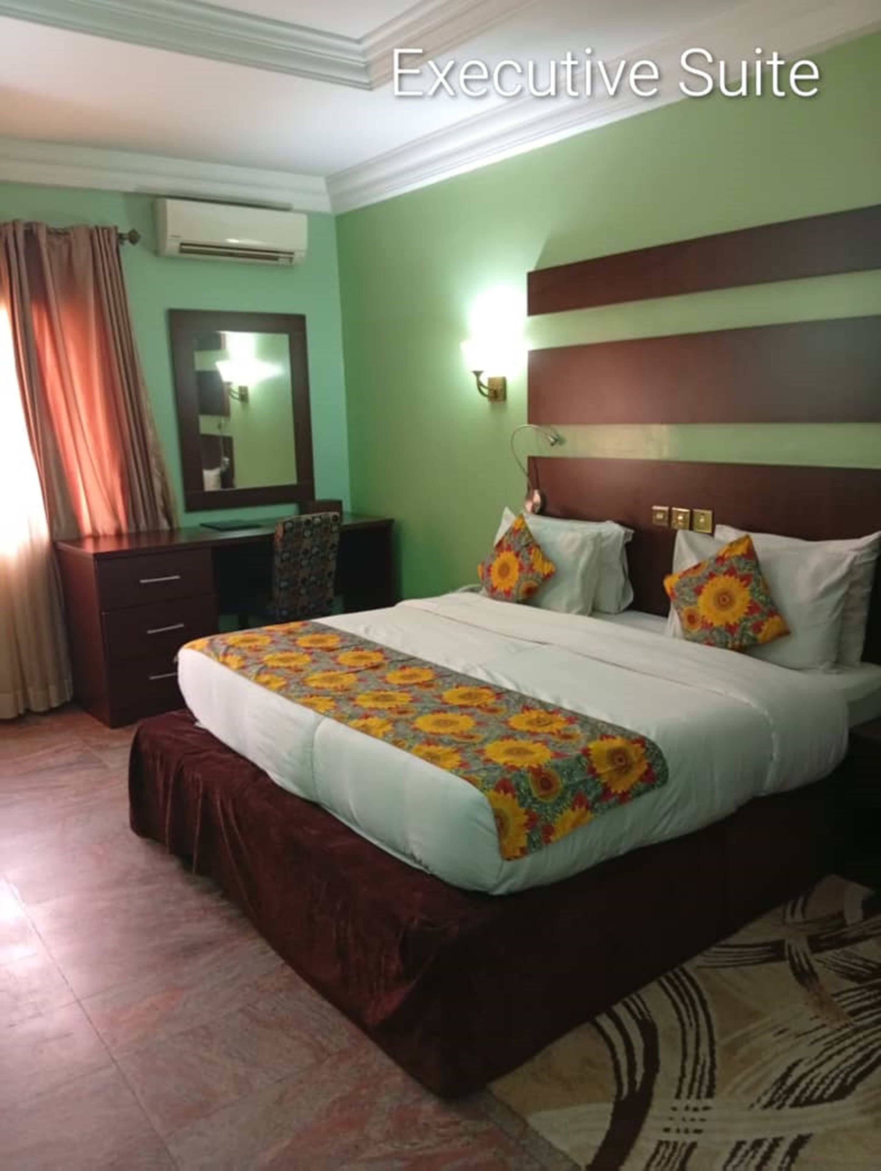 Executive Room | Meja, ruang kerja komputer riba, Wi-fi percuma 