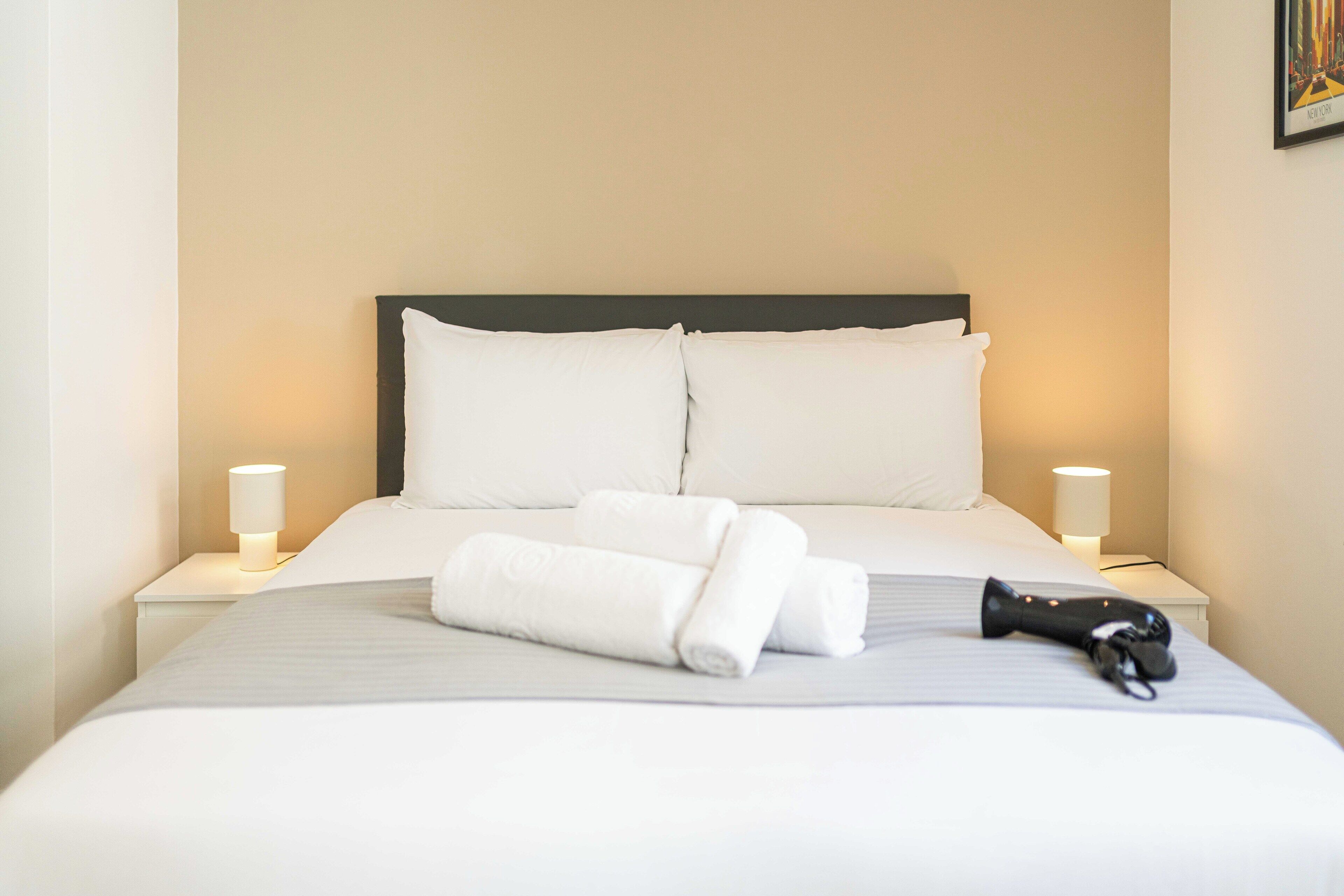 Bügeleisen/Bügelbrett, Internetzugang, Bettwäsche