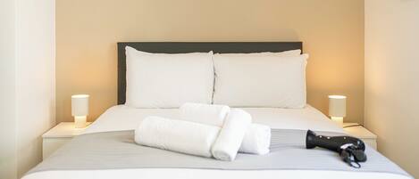 Bügeleisen/Bügelbrett, Internetzugang, Bettwäsche