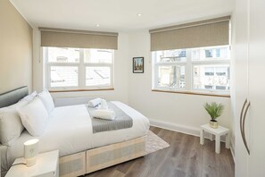 2 habitaciones, tabla de planchar con plancha, internet y ropa de cama 