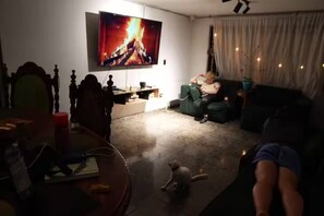 Living area - Bababuy Private Room - Private room in pension in Bogotá, Colombia (Bogotá)