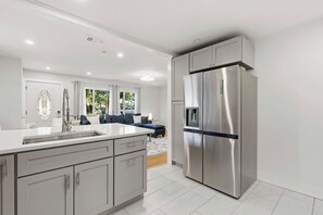 Interior - 🏖️Pet Friendly | Great Location | Awesome Backyard | Happy Ours🏖️ (New Smyrna Beach)