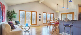 5 bedroom, 7 beds, 3 bath ~ Sleeps 12, Great for Families