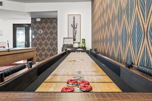 Games room - Designer Desert Hideaway - Sleep 16 - Heated Pool - Game Room (Tempe)