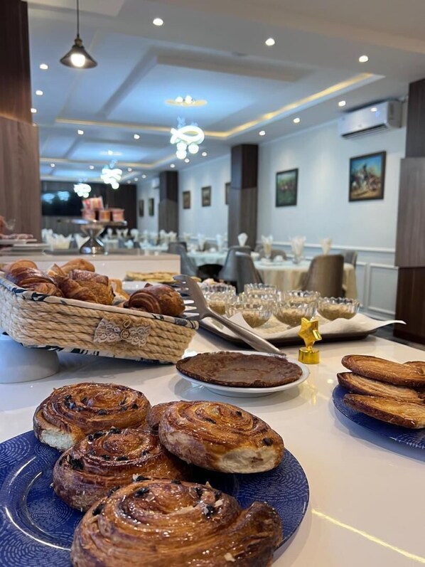 Gratis frukostbuffé varje dag