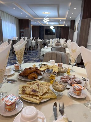 Gratis frukostbuffé varje dag