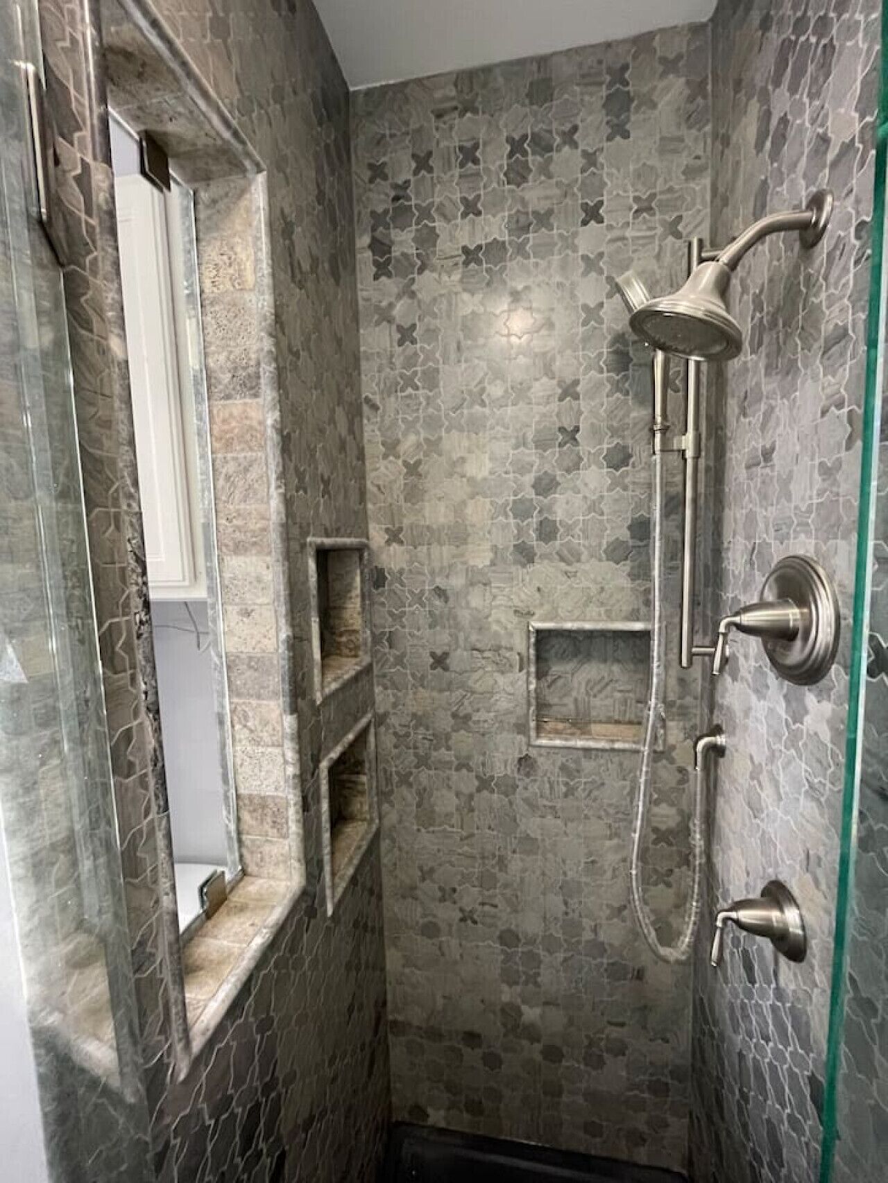 Dusche, Haartrockner, Bidet