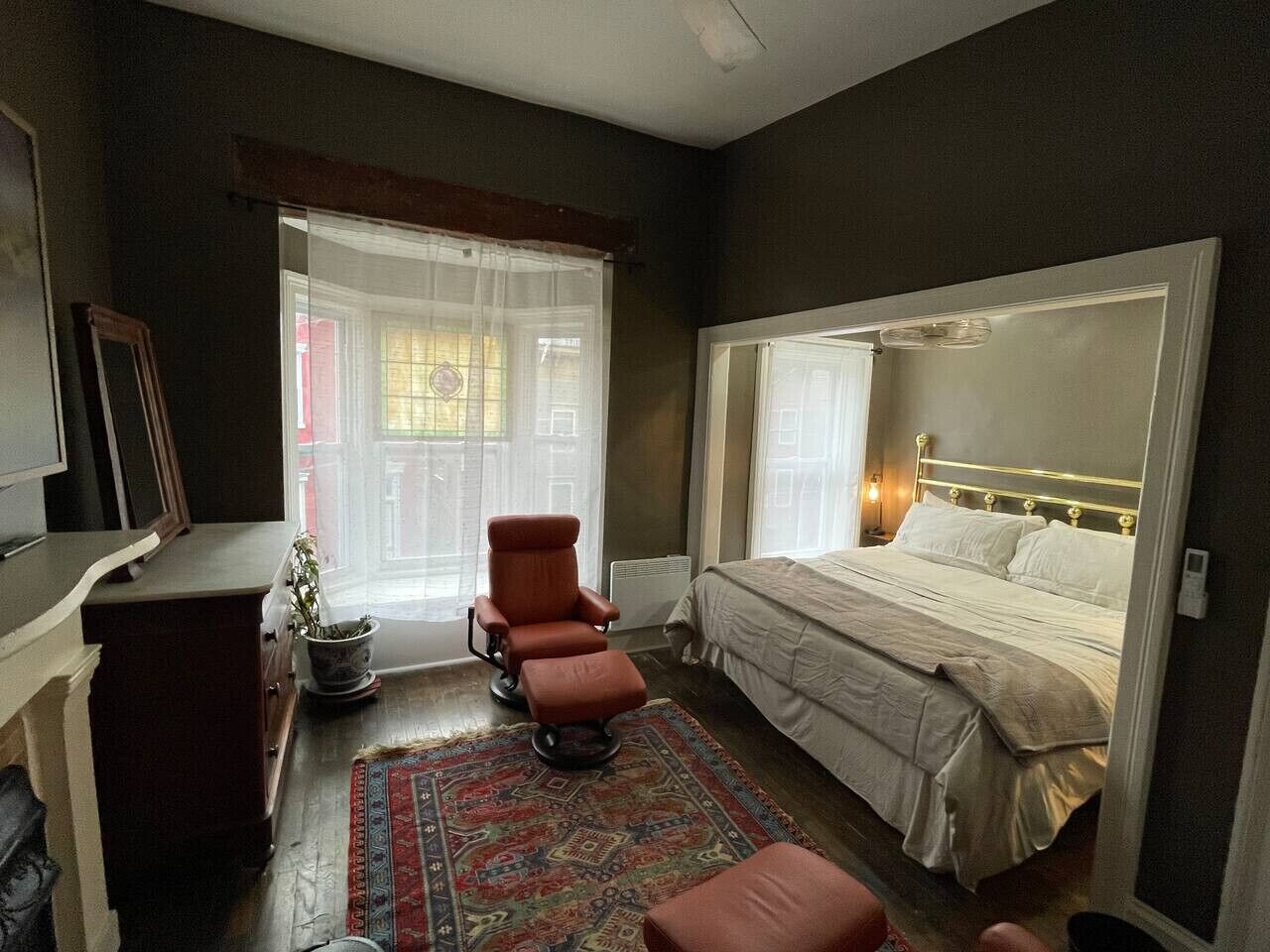 3 soverom, skrivebord, strykejern/-brett og wi-fi (inkludert)