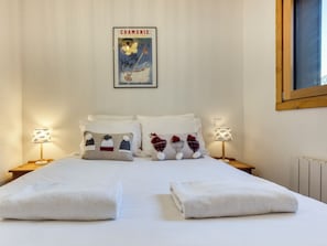 1 bedroom, iron/ironing board, travel cot, WiFi - Charmin Savoy - lovely 1 bedroom apartment next to Savoy ski area (Chamonix-Mont-Blanc)