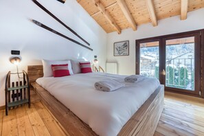 2 bedrooms, iron/ironing board, travel cot, WiFi - Chalet la Chouette - Intimate 2 bedroom demi-chalet ideally located (Chamonix-Mont-Blanc)