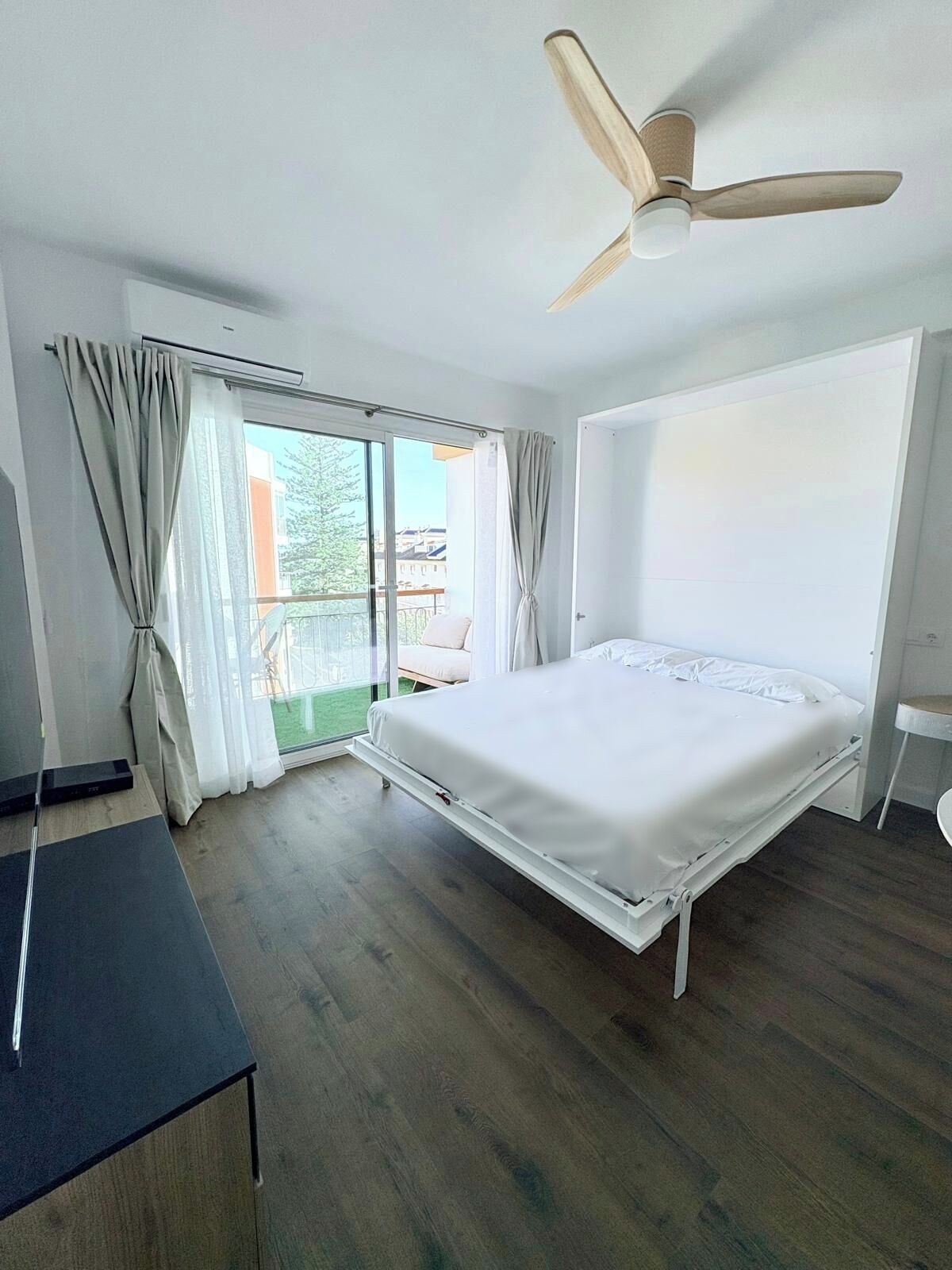 Fer et planche à repasser, Wi-Fi, draps fournis