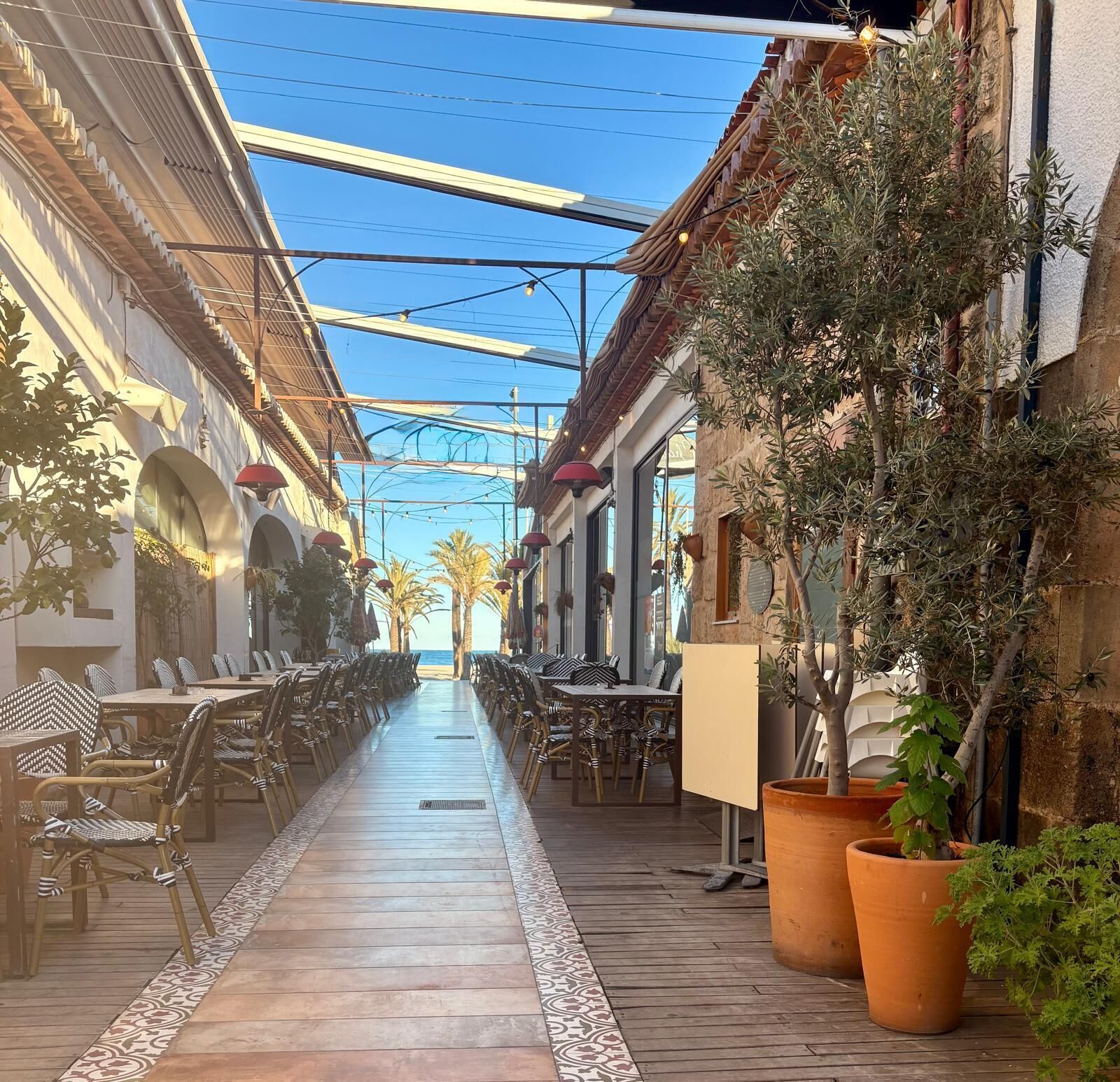 تناول الطعام بالخارج