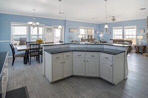 Interior - Beachfront Home w/ Huge Deck, Sleeps 10 (Bolivar Peninsula)