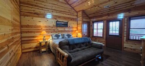 4 bedrooms, iron/ironing board, WiFi, bed sheets - Luxe Cabin, Sleeps 14・Indoor Pool・Hot Tub・Games (Gatlinburg)