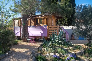 Exterior - Charming guesthouse in the countryside 5 mins from Arles (Arles)