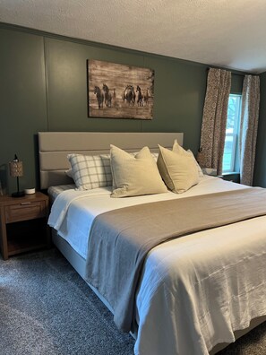 Internet, bed sheets - Cozy 2 bedroom home w Fireplace short drive to UPMC and Penn State Altoona (Altoona)