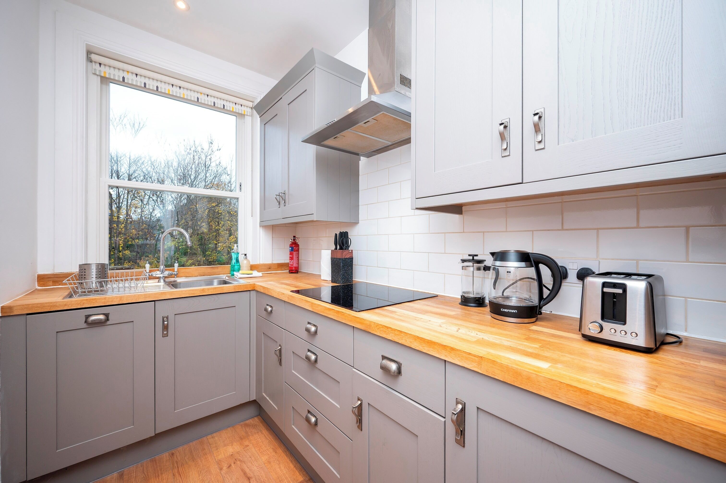 Geladeira, micro-ondas, lava-louças, torradeira