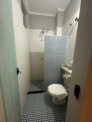 Phòng đơn Economy | Khu vực làm việc phù hợp cho laptop