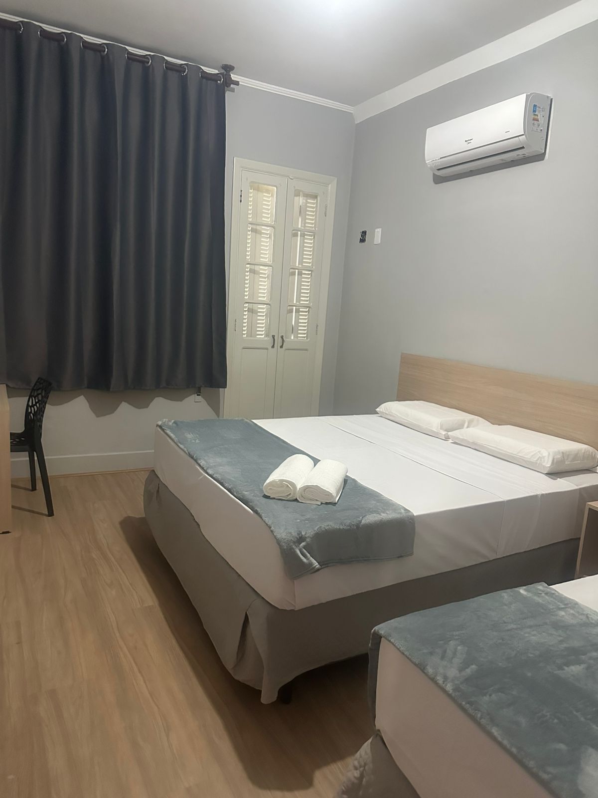 Standard Room | Laptop workspace, free WiFi