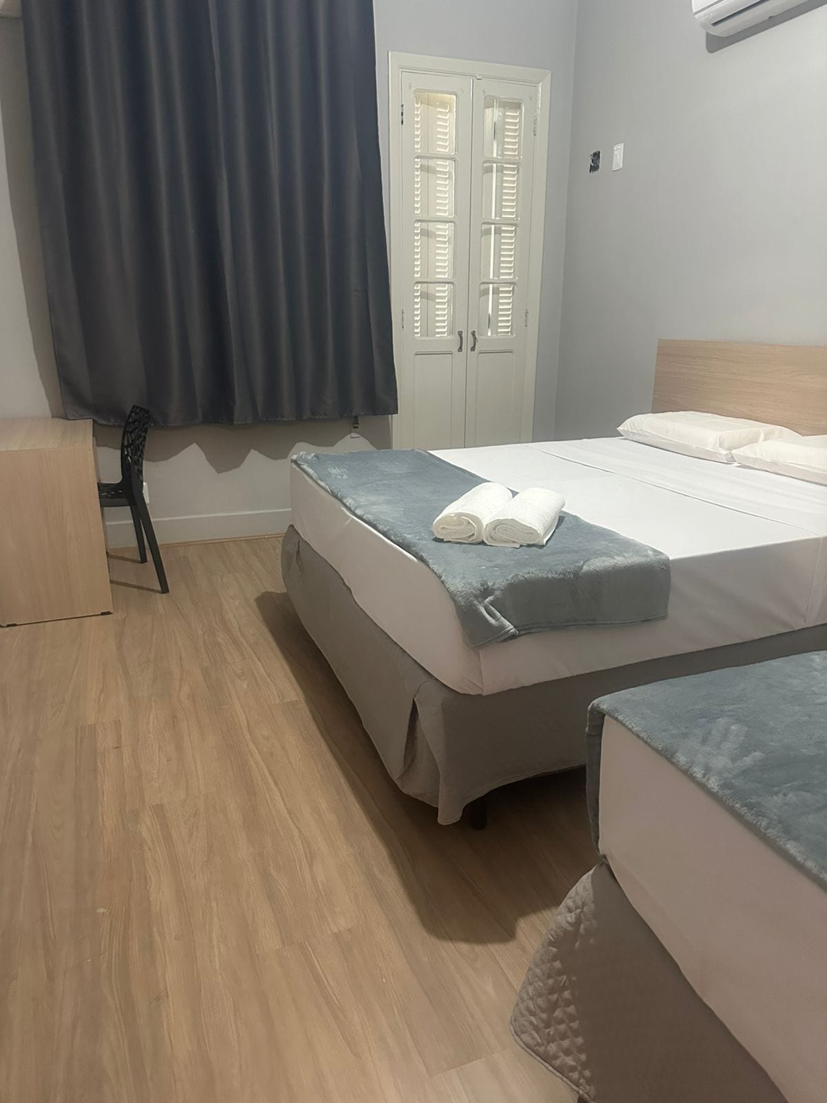 Laptop workspace, free WiFi