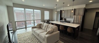 2-Bedroom Condo 2 Blocks from Downtown Iowa City