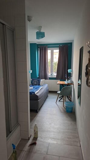 Desk, free WiFi - Orca Hotel (Dresden)