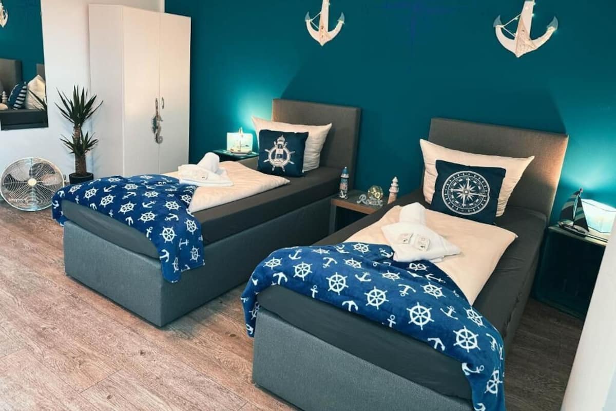 Comfort Quadruple Room | WiFi (free), individually decorated, individually furnished, bed sheets