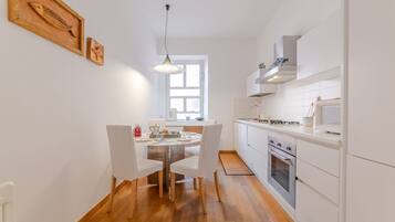 Fridge, microwave, dishwasher, toaster